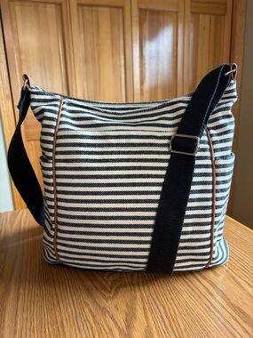 31 Thirty one Casual Carry All shoulder crossbody purse